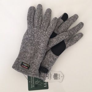 L.L. Bean Accessories - Women’s LL Bean sweater fleece gloves L.L. Bean Accessories - Women’s LL Bean sweater fleece gloves